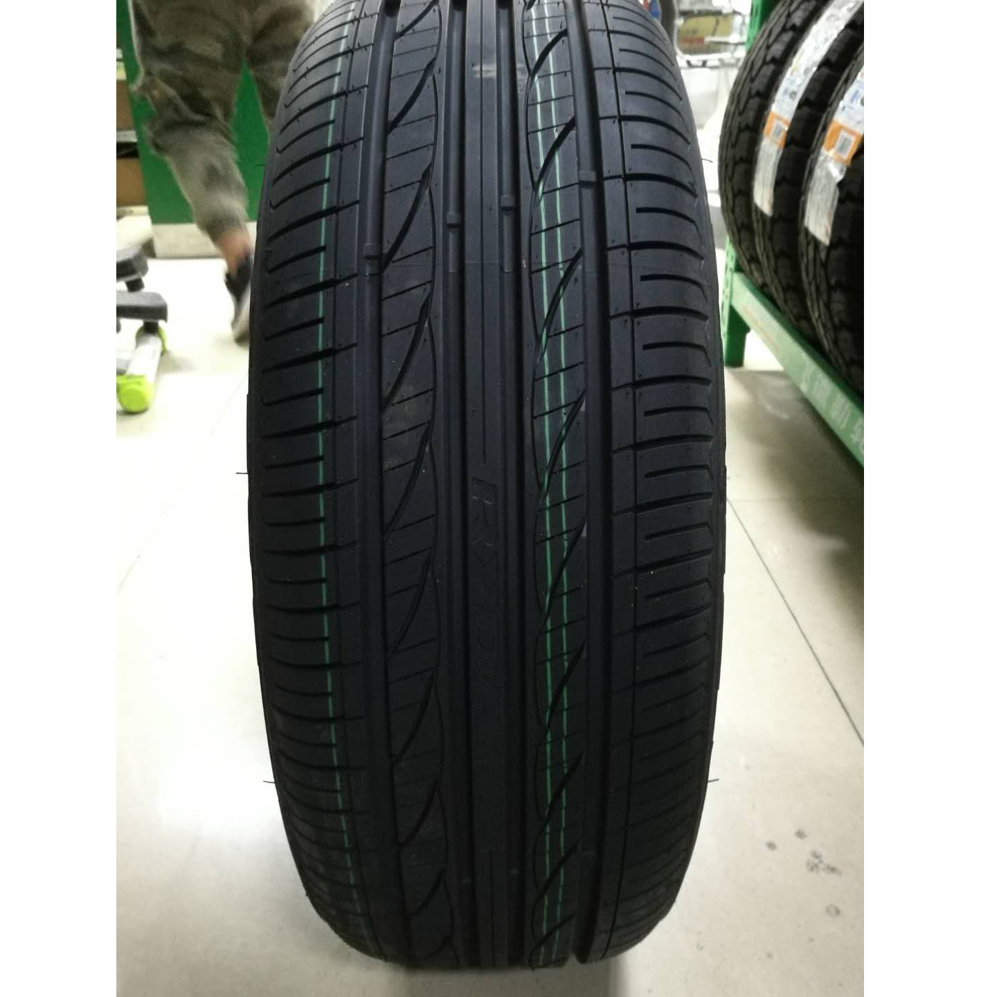 雷登R05