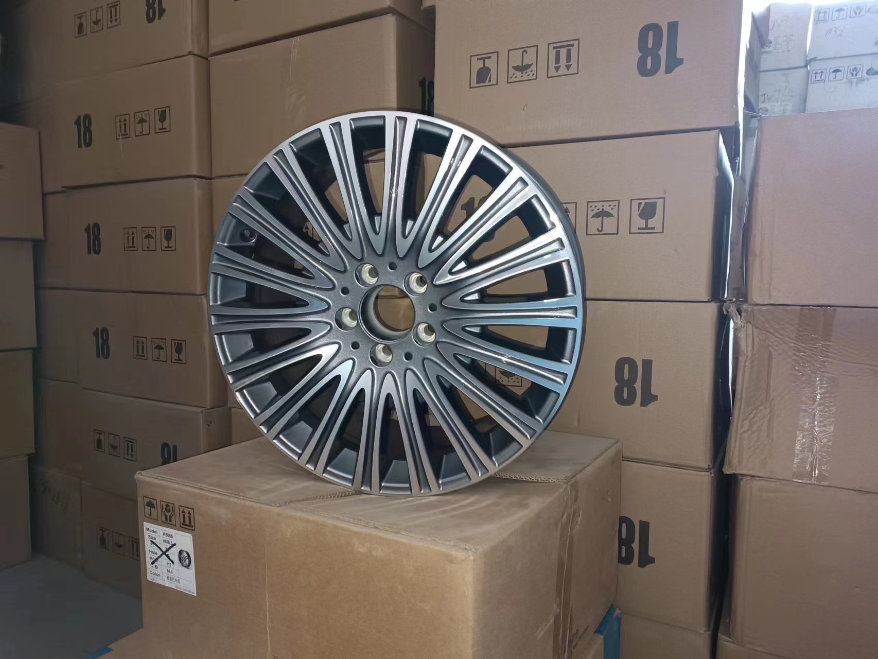 8493 奔驰E300级18寸原车